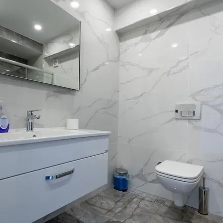 Bosphorus View With 2 Bedrooms Daire İstanbul